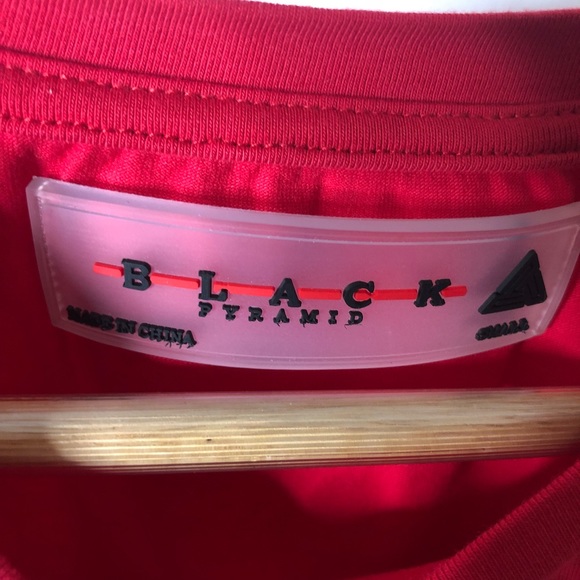 Black Pyramid Athletics T Shirt - Picture 5 of 6